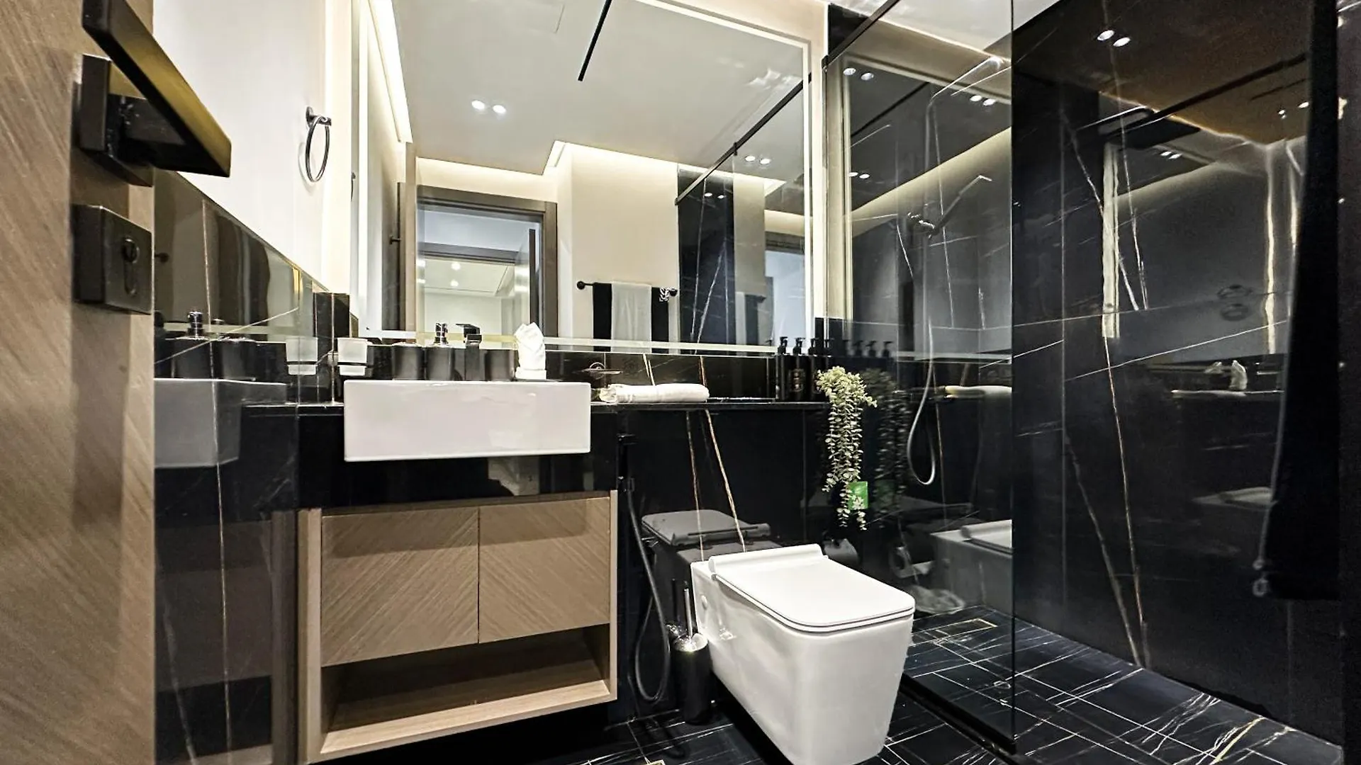 Trophy Lux Suite With Garden Balcony And Burj Khalifa Views Dubai 0*,  Vereinigte Arabische Emirate