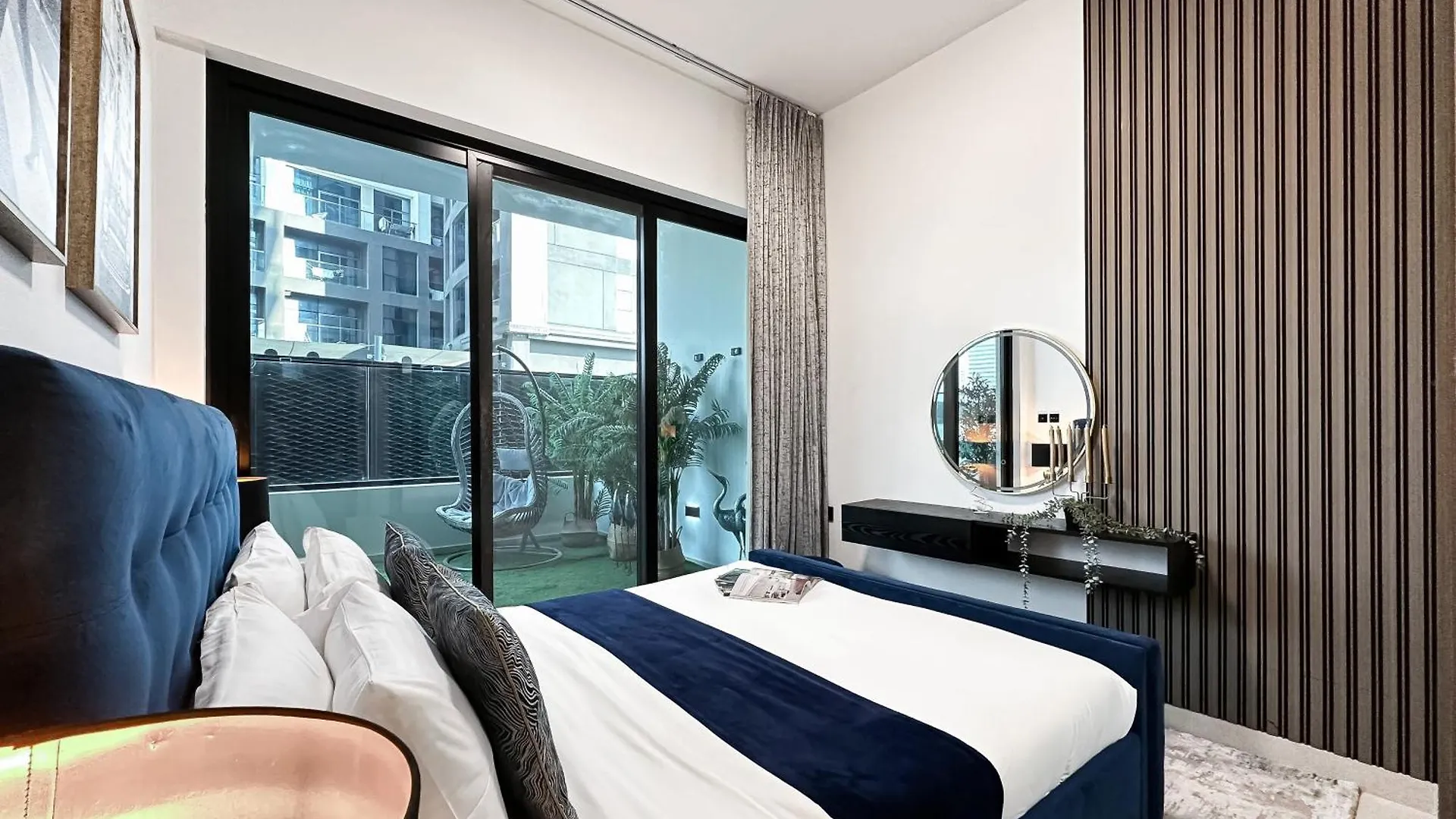 Trophy Lux Suite With Garden Balcony And Burj Khalifa Views Dubai Apartment