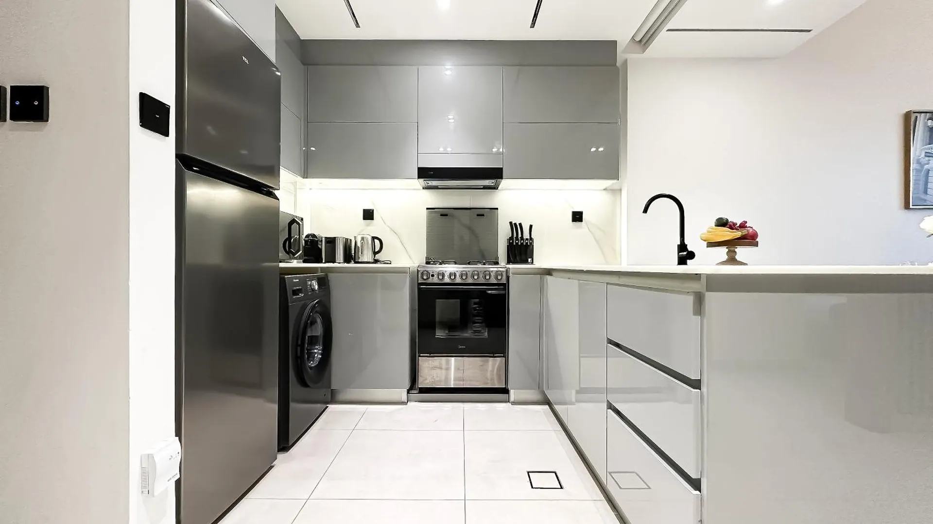 Apartment Trophy Lux Suite With Garden Balcony And Burj Khalifa Views Dubai