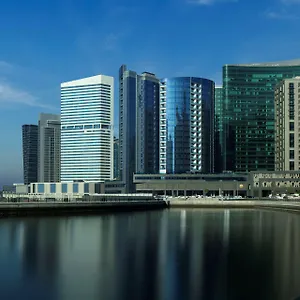 5* מלון Radisson Blu Hotel, Waterfront