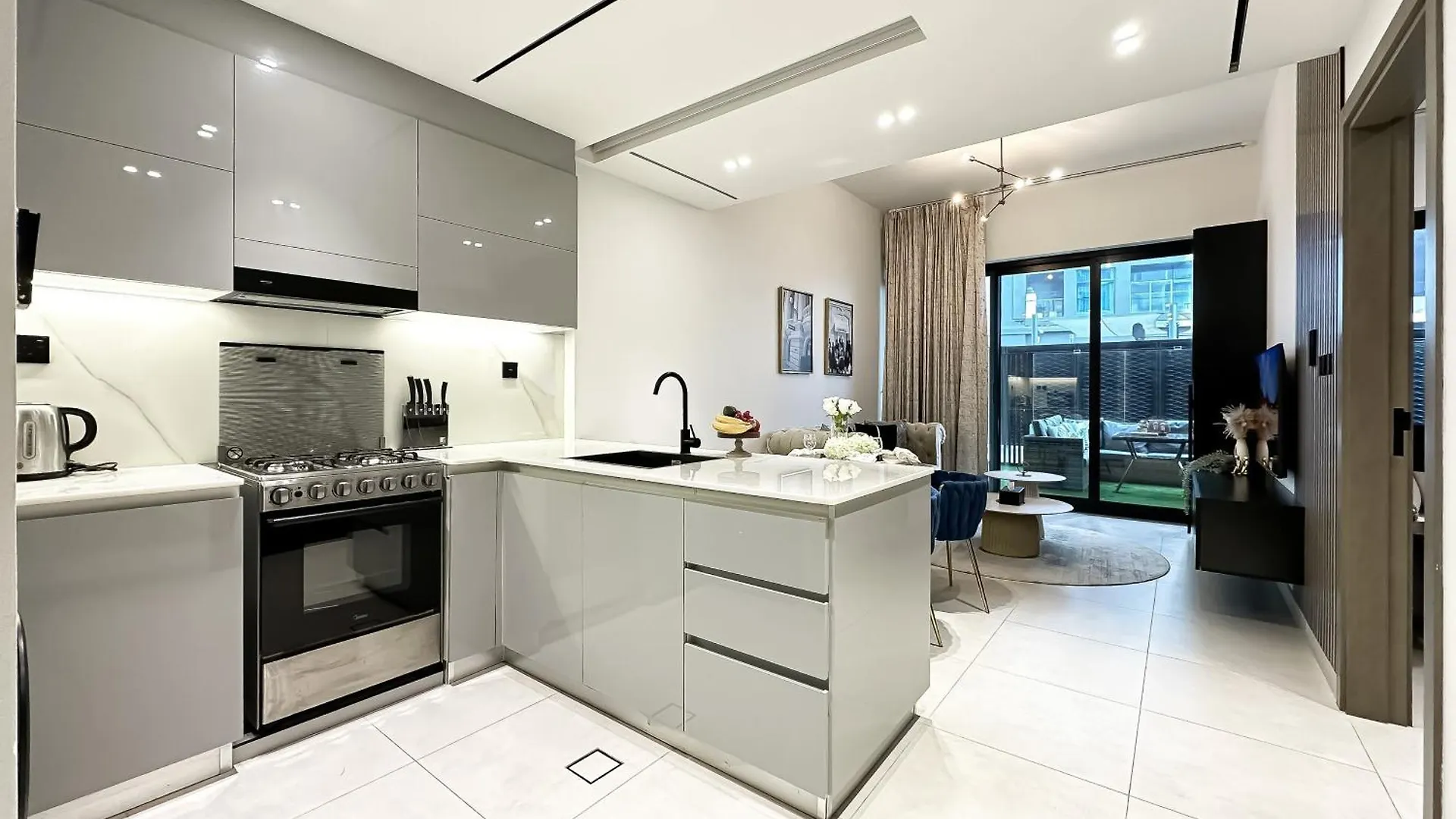 Apartment Trophy Lux Suite With Garden Balcony And Burj Khalifa Views Dubai